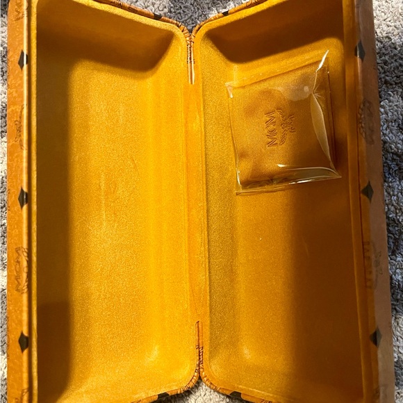 New MCM Oversized Sunglasses with Case main image 7